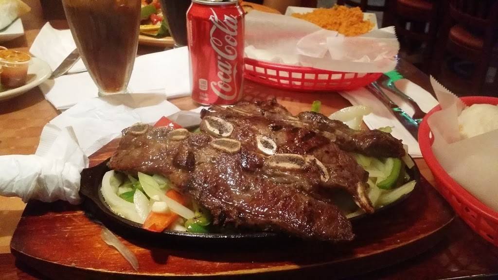 Los Tres Potrillos | restaurant | 82-11 Roosevelt Ave, Jackson Heights, NY 11372, USA | 7188031400 OR +1 718-803-1400