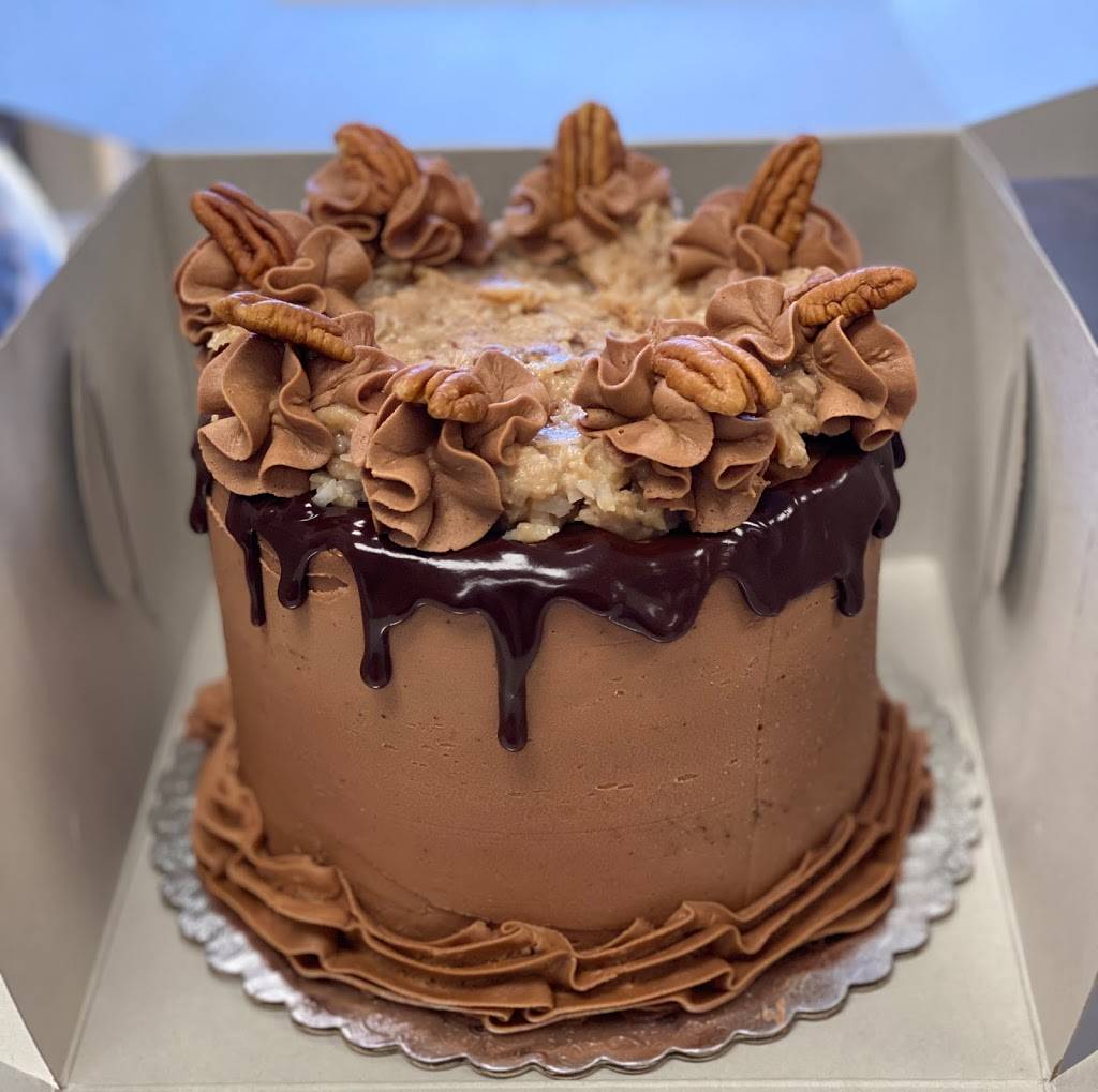 Our Sweet Lil Cakery | restaurant | 10501 E Seven Generations Way #131, Tucson, AZ 85747, USA | 5202881969 OR +1 520-288-1969