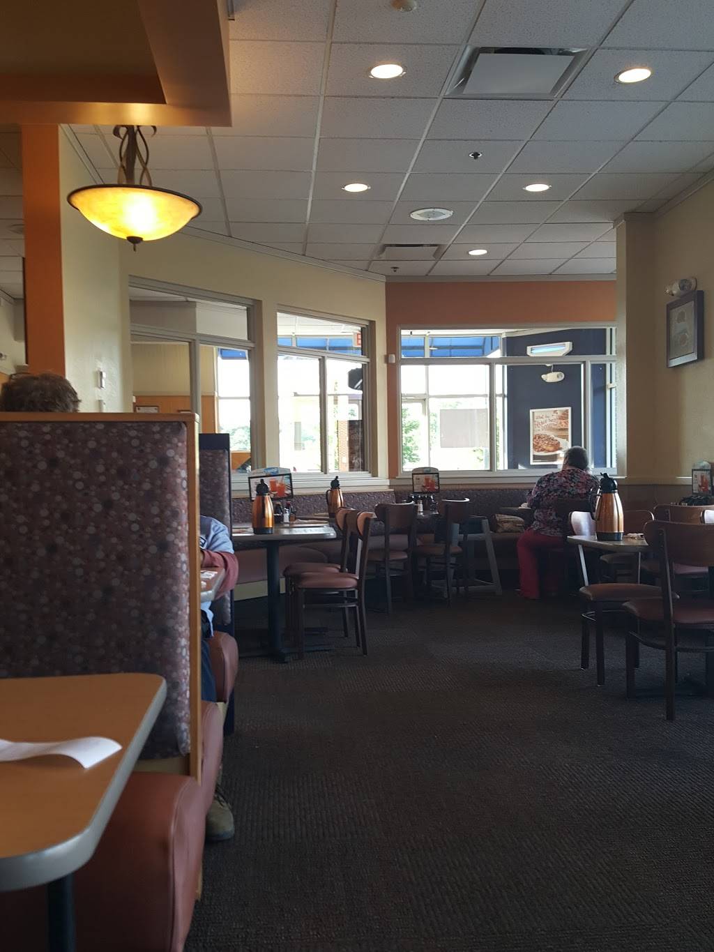 IHOP | bakery | 116 Rosewick Rd, La Plata, MD 20646, USA | 3015397373 OR +1 301-539-7373