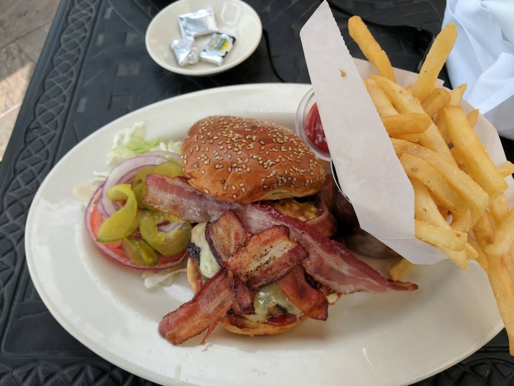 The Cheesecake Factory | restaurant | 2020 Spring Rd, Oak Brook, IL 60523, USA | 6305731800 OR +1 630-573-1800