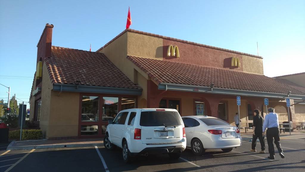 McDonalds | cafe | 1854 N Milpitas Blvd, Milpitas, CA 95035, USA | 4089456466 OR +1 408-945-6466