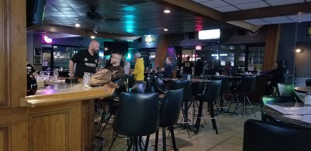 The Local Craft - Ale House | restaurant | 4001 Center Point Rd NE, Cedar Rapids, IA 52402, USA | 3193207644 OR +1 319-320-7644