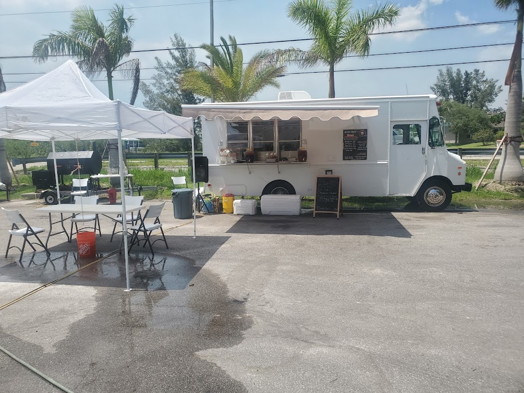 Big Boys BBQ | restaurant | 3640 SW Pine Island Rd, Cape Coral, FL 33991, USA | 2395655678 OR +1 239-565-5678