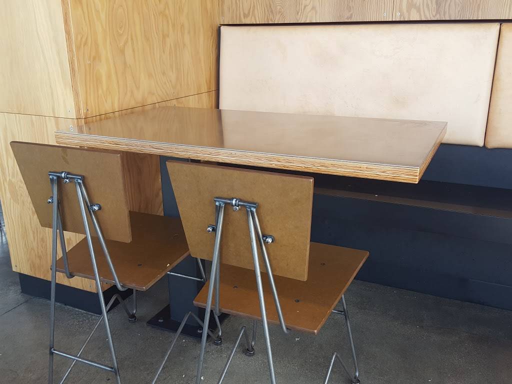 Chipotle Mexican Grill | restaurant | 5801 South La Grange Road, Countryside, IL 60525, USA | 7085826192 OR +1 708-582-6192