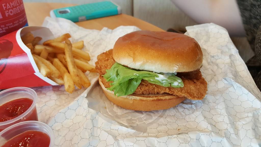 Wendys | restaurant | 5679 S Archer Ave, Chicago, IL 60638, USA | 7735851431 OR +1 773-585-1431