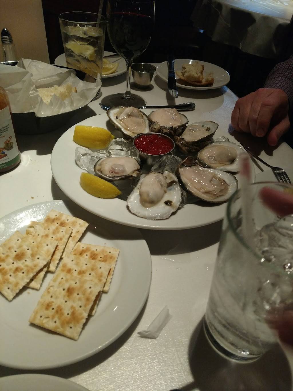 Mickey & Mooch | restaurant | 8128 Providence Rd #1200, Charlotte, NC 28277, USA | 7047528080 OR +1 704-752-8080