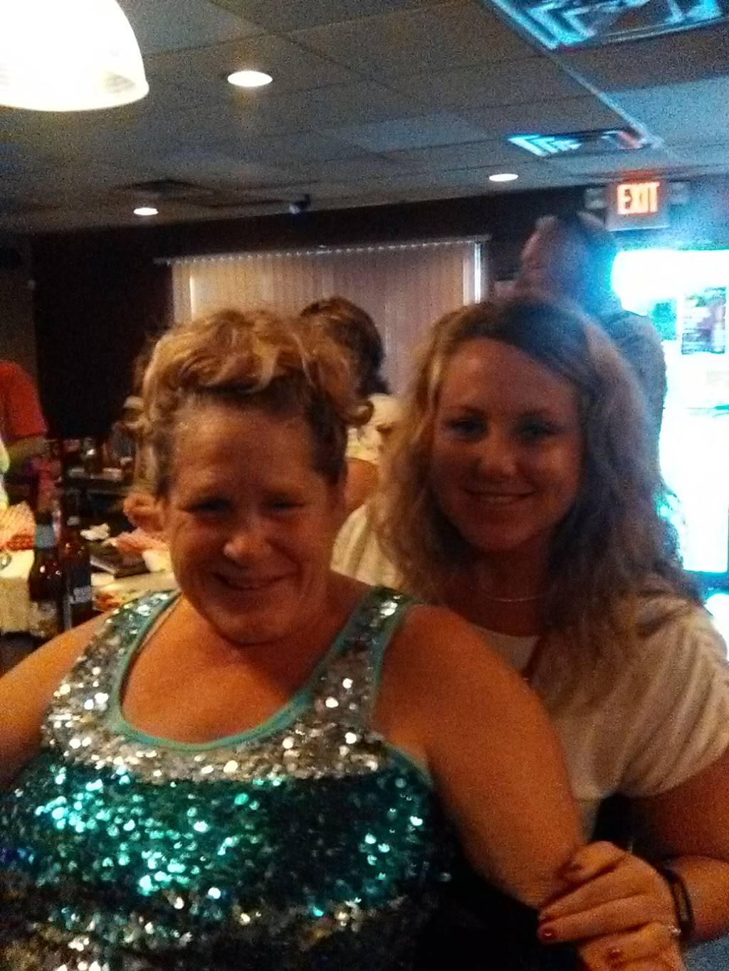 East Side Eddies Neighborhood Bar & Grill | restaurant | 3517 E 26th St, Des Moines, IA 50317, USA | 5157773401 OR +1 515-777-3401