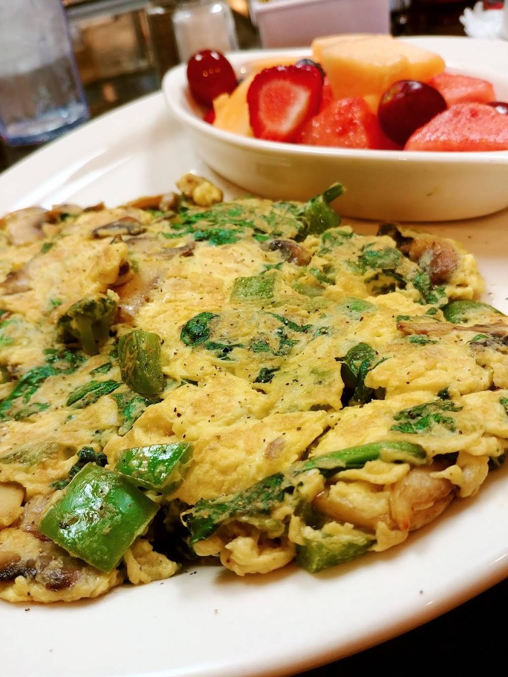 Cinnamon Pancake House | restaurant | 5019 Ace Ln #131, Naperville, IL 60564, USA | 6309466414 OR +1 630-946-6414