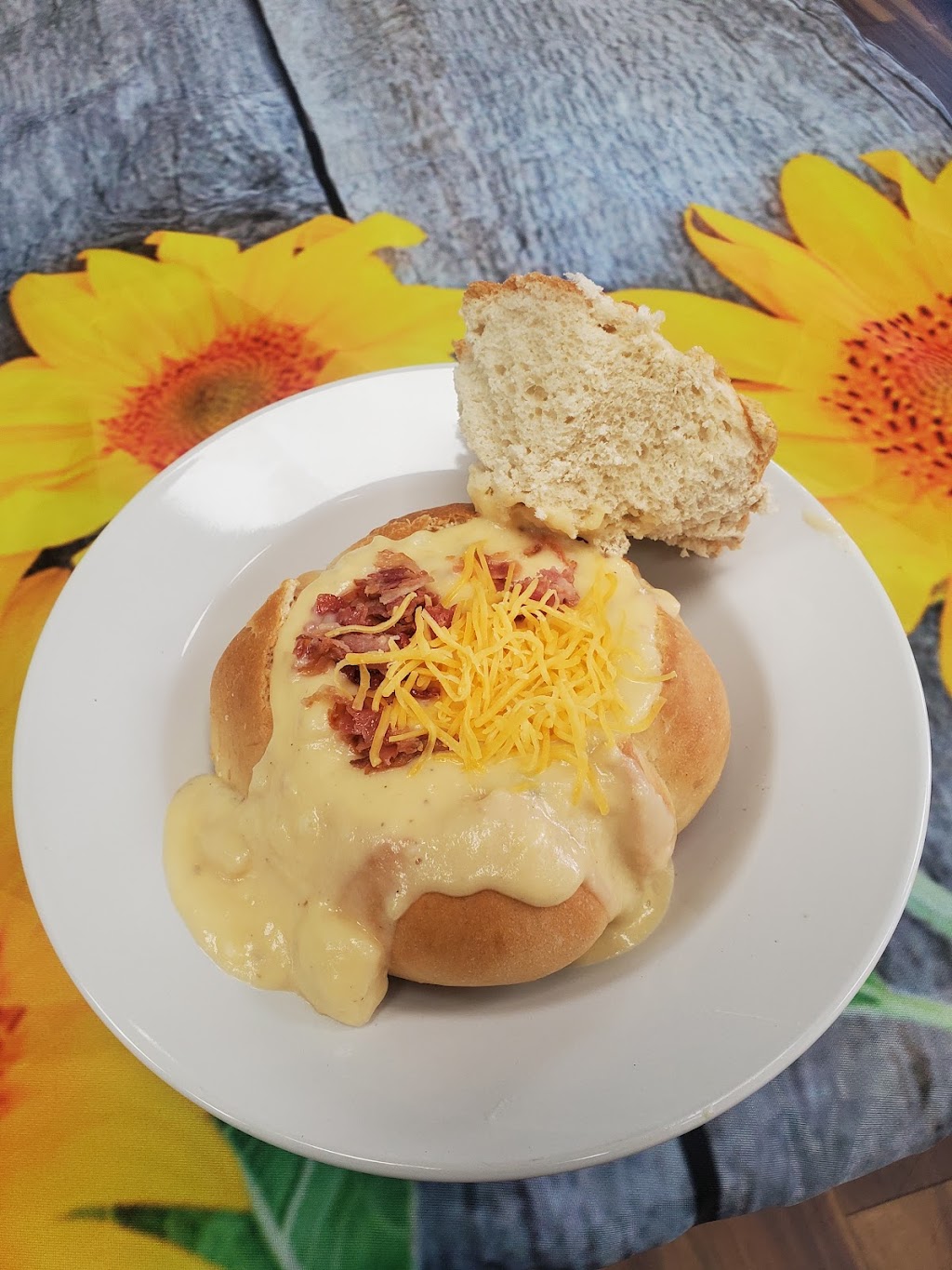 Lettuce Express | restaurant | 502 State St, Augusta, KS 67010, USA | 3163587014 OR +1 316-358-7014