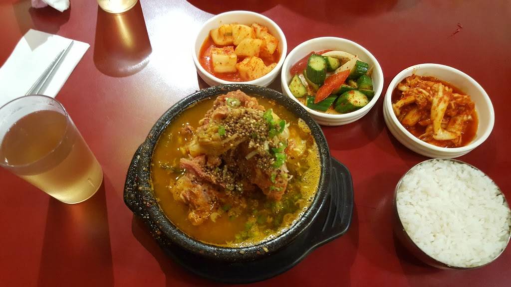 The Owl of Minerva | restaurant | 815 Major Mackenzie Dr E, Richmond Hill, ON L4C 9X2, Canada | 9057377275 OR +1 905-737-7275