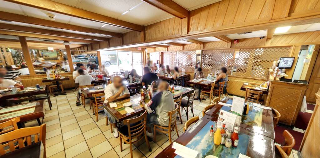 Puerto Sagua | restaurant | 700 Collins Ave, Miami Beach, FL 33139, USA | 3056731115 OR +1 305-673-1115