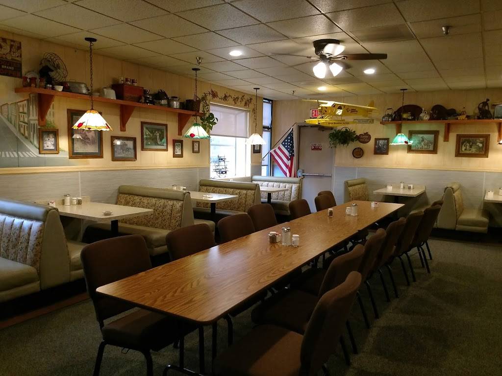 Apple Annies | restaurant | 1165 N Blackstone St, Tulare, CA 93274, USA | 5596863411 OR +1 559-686-3411