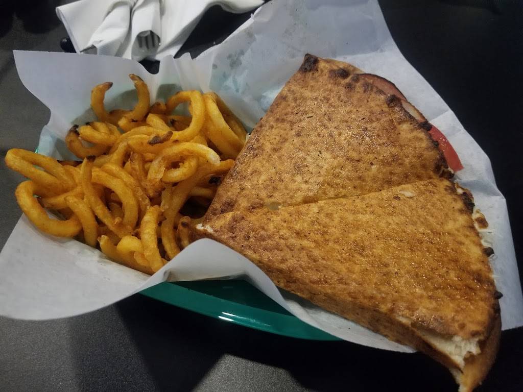 Bogeys Sports Bar & Mini Golf | restaurant | 7890 US-80, Savannah, GA 31410, USA | 9128983833 OR +1 912-898-3833