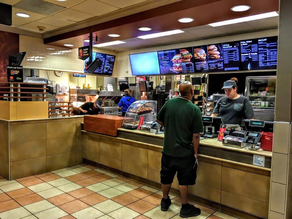 McDonalds | cafe | 725 W Golf Rd, Des Plaines, IL 60016, USA | 8474396141 OR +1 847-439-6141