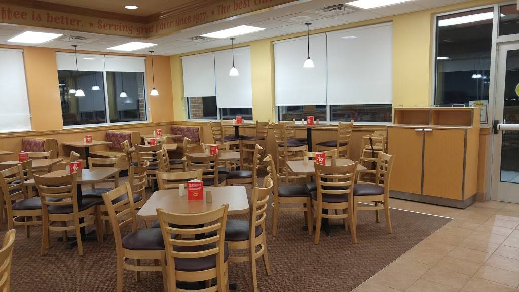 Bojangles Famous Chicken n Biscuits | restaurant | 5650 Green St, Braselton, GA 30517, USA | 7066548438 OR +1 706-654-8438