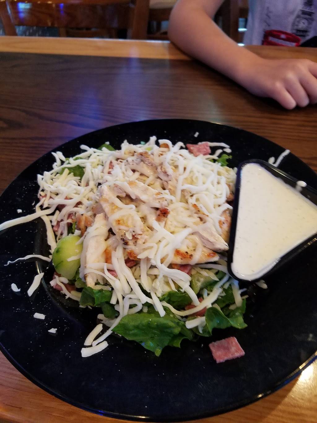 Center Court Pizza & Brew | restaurant | 3202 Marina Bay Dr, League City, TX 77573, USA | 2813397462 OR +1 281-339-7462