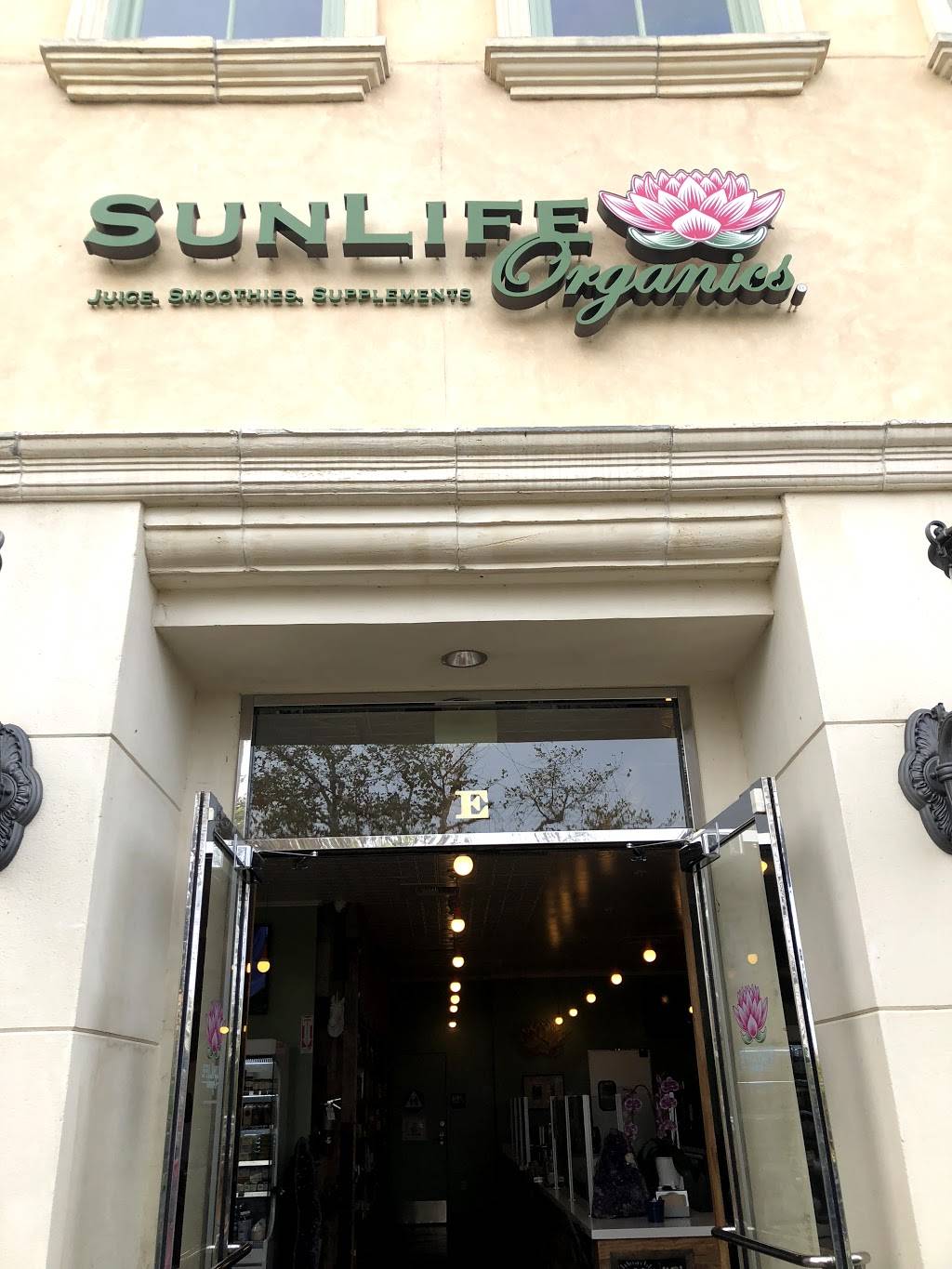 SunLife Organics | cafe | 4799 Commons Way, Calabasas, CA 91302, USA | 8182221777 OR +1 818-222-1777