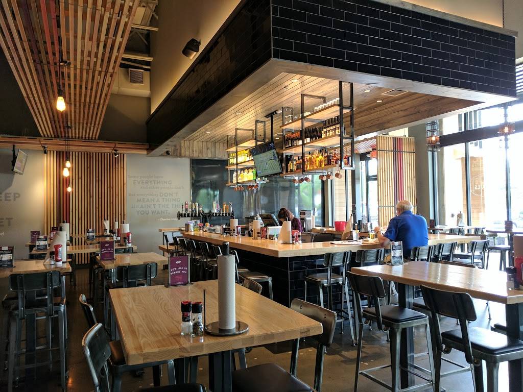 Grub Burger Bar | restaurant | 410 Peachtree Pkwy #204, Cumming, GA 30041, USA | 6783415689 OR +1 678-341-5689