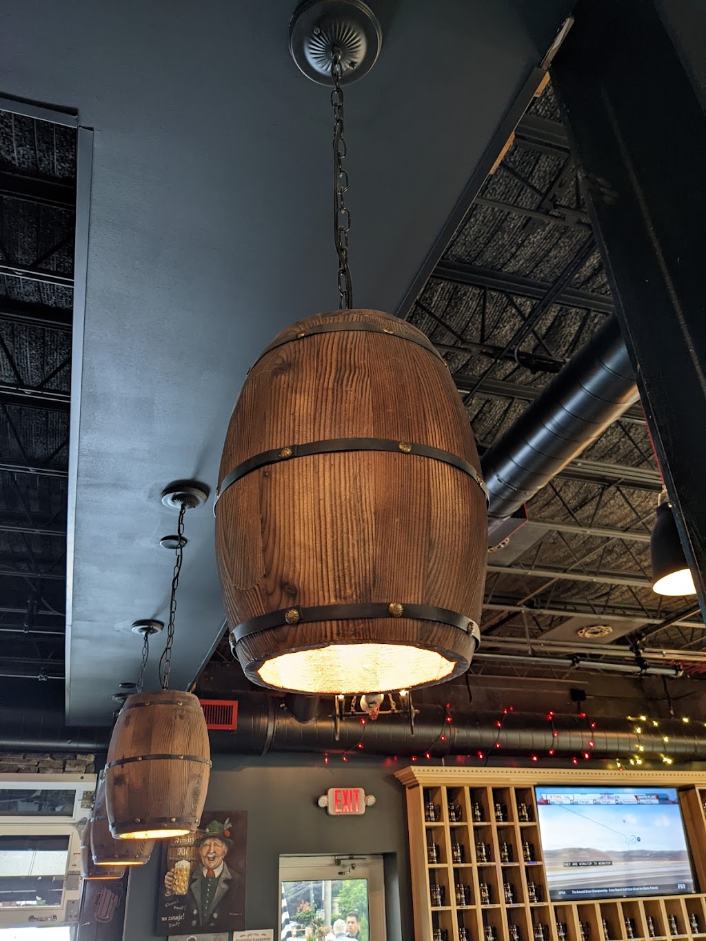 Schnitz Ale Brewery | restaurant | 5729 Pearl Rd, Parma, OH 44129, USA | 4403404353 OR +1 440-340-4353