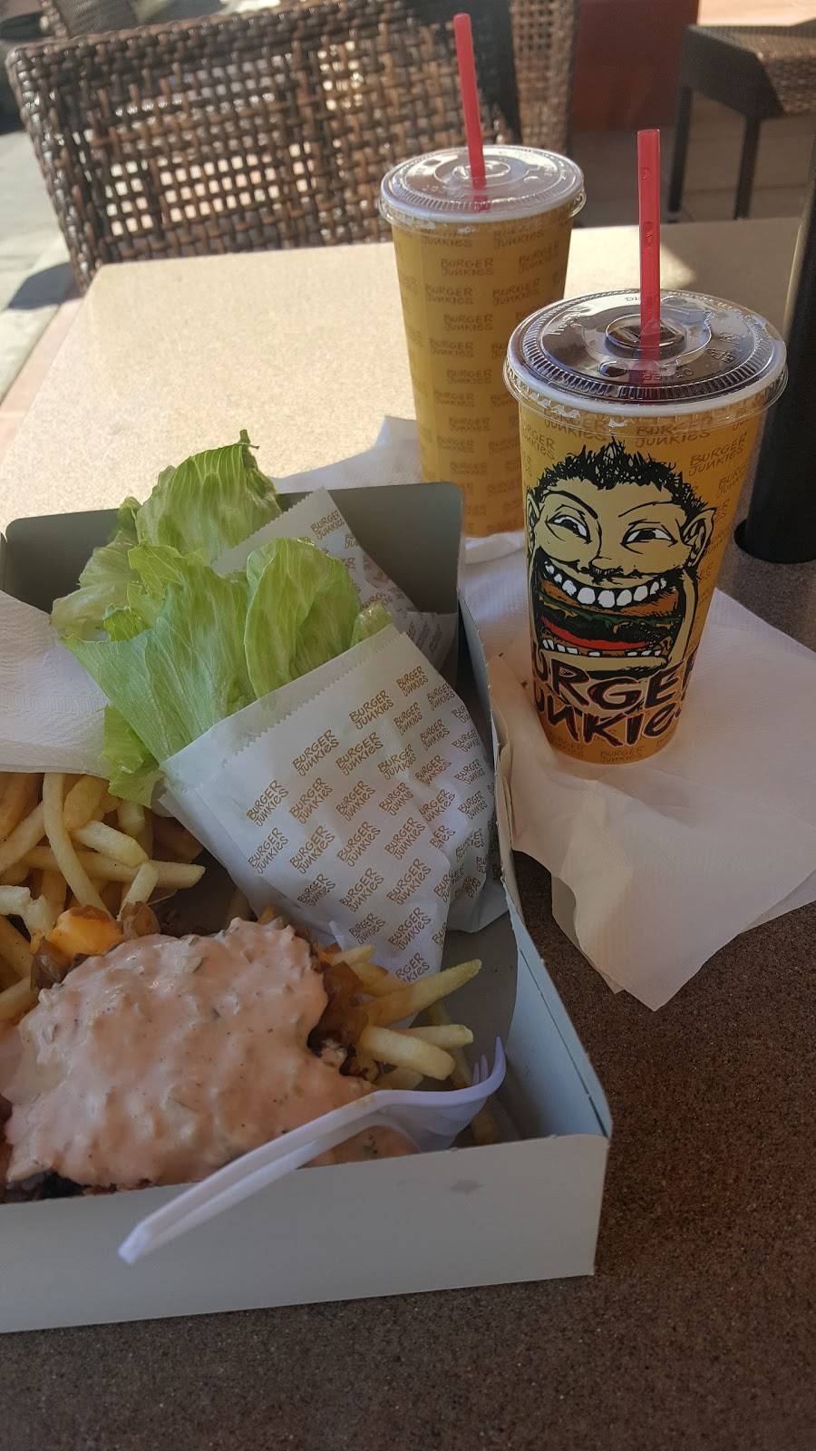 Burger Junkies | restaurant | 415 E Avenida Pico, San Clemente, CA 92672, USA | 9494985865 OR +1 949-498-5865