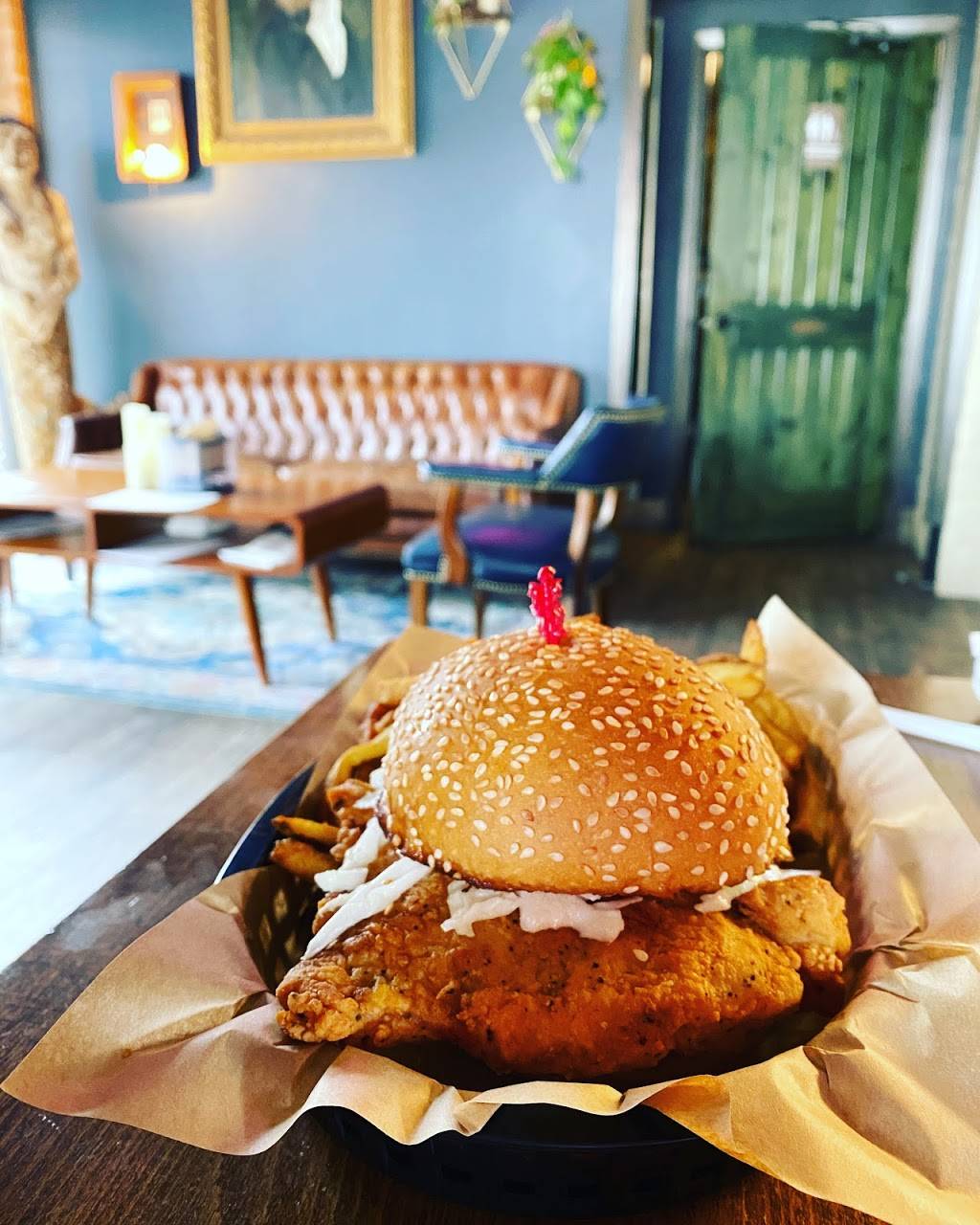 Roy G’s | restaurant | 4001 Cedar Springs Rd, Dallas, TX 75219, USA | 2142727127 OR +1 214-272-7127