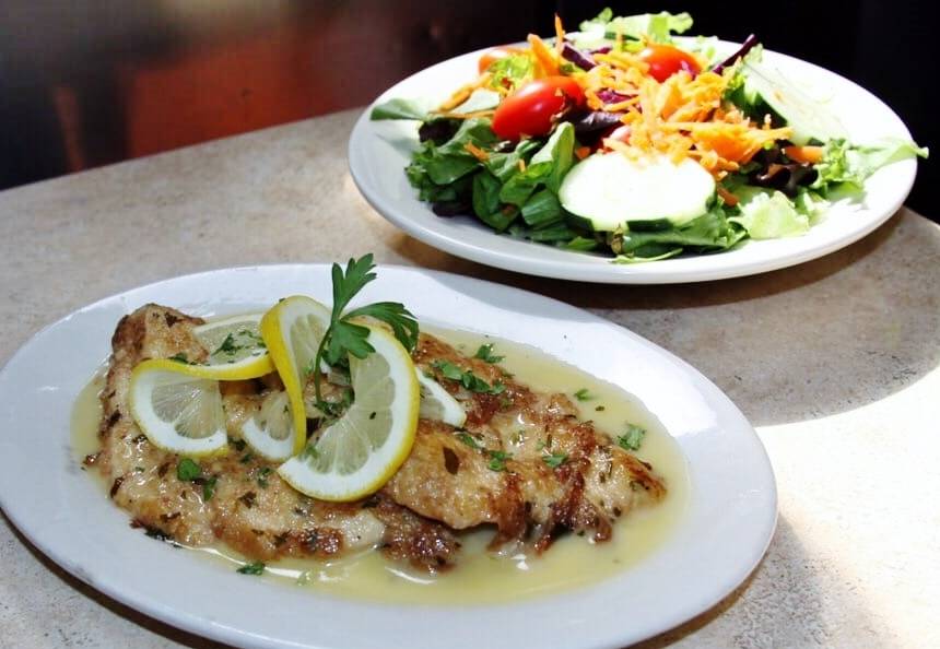 Crown Pizza | restaurant | 5663 Main St, Trumbull, CT 06611, USA | 2032683700 OR +1 203-268-3700