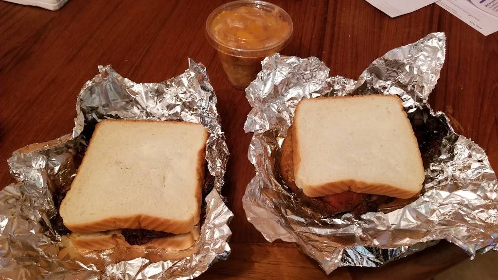 Lula Maes Catering & BBQ | restaurant | 3842 Airport Blvd, Austin, TX 78722, USA | 5129399350 OR +1 512-939-9350