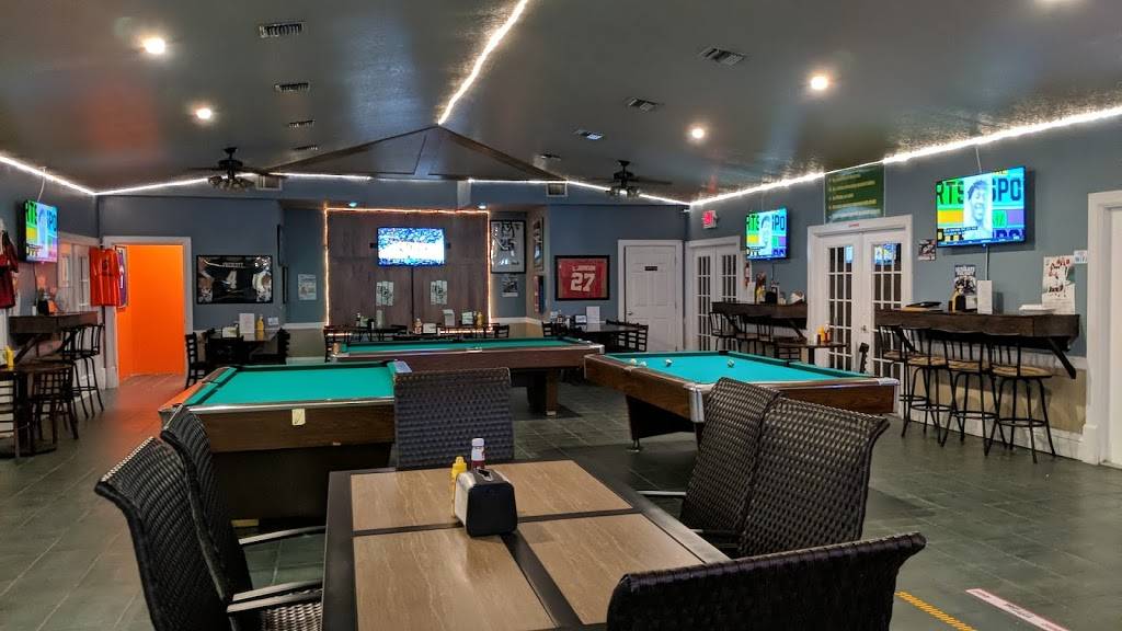 Hatter Sports Lounge | restaurant | 842 E New York Ave, DeLand, FL 32724, USA | 3863377756 OR +1 386-337-7756