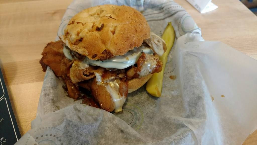 McCormicks Smokehouse Restaurant | restaurant | 1510 N 15th St, Springfield, IL 62702, USA | 2177263418 OR +1 217-726-3418