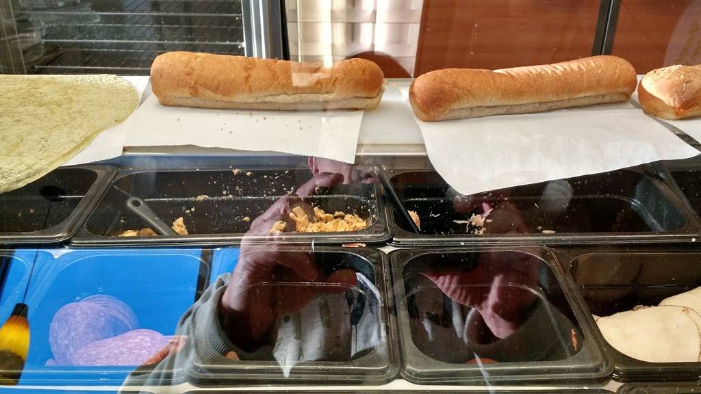 Subway Restaurants | restaurant | 5 N Washington Ave, Dumont, NJ 07628, USA | 2013841130 OR +1 201-384-1130