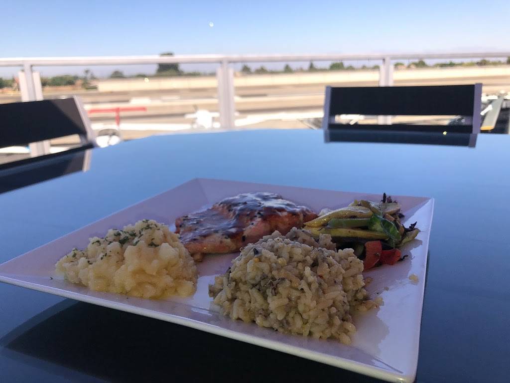 DC3 Gourmet | restaurant | 961 W Alondra Blvd, Compton, CA 90220, USA | 3106181155 OR +1 310-618-1155