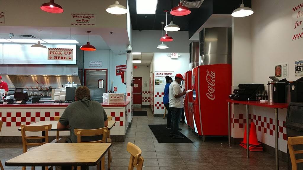 Five Guys | meal takeaway | 586 US-27, Lady Lake, FL 32159, USA | 3525614686 OR +1 352-561-4686