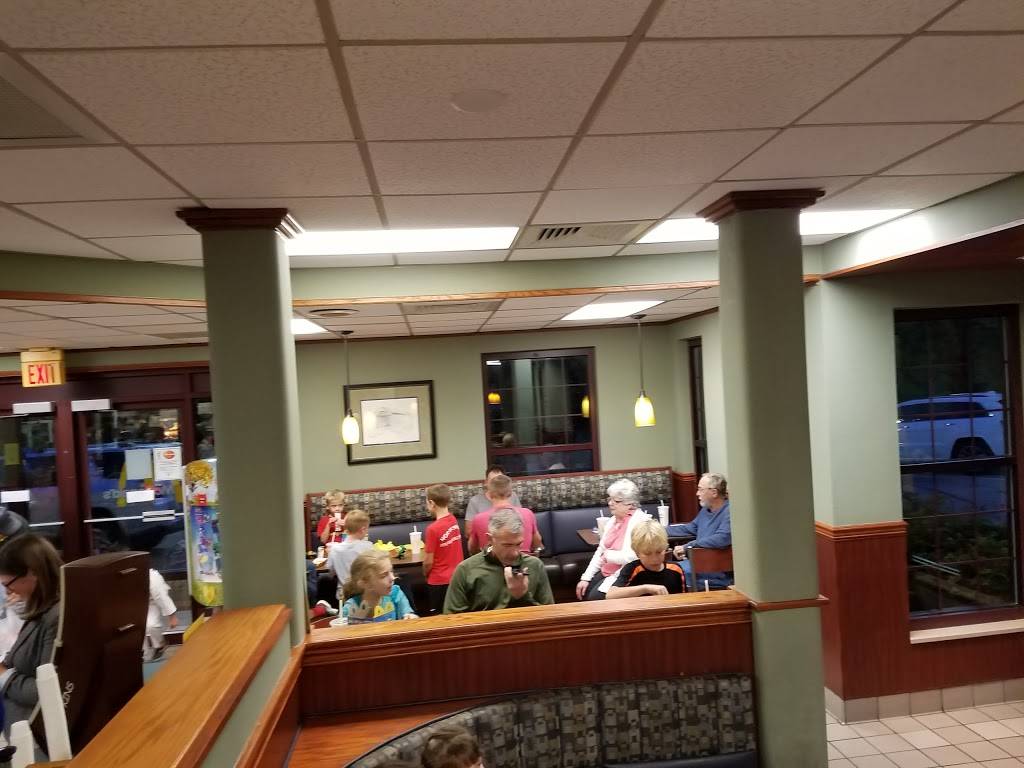 McDonalds | cafe | W62n270 Washington St, Cedarburg, WI 53012, USA | 2623771199 OR +1 262-377-1199