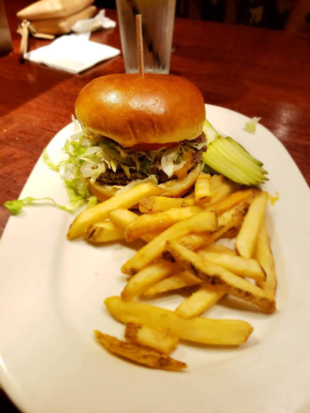 Houlihans | restaurant | 1735 US-46, Parsippany, NJ 07054, USA | 9733344900 OR +1 973-334-4900