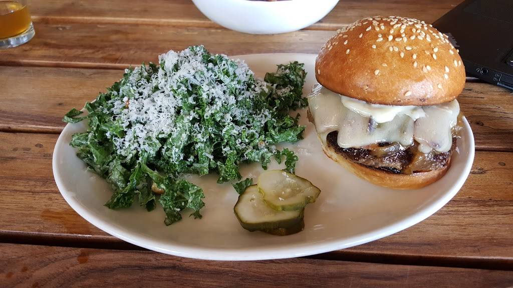 Small Brewpub | restaurant | 333 W Jefferson Blvd, Dallas, TX 75208, USA | 9728631594 OR +1 972-863-1594