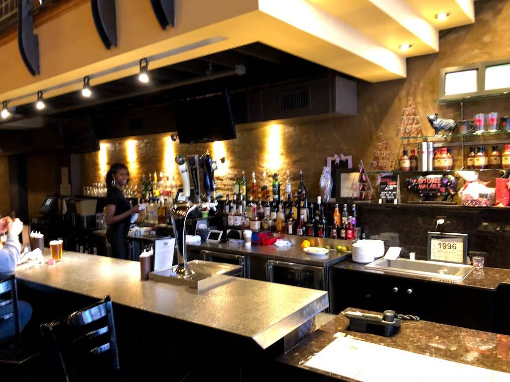 Red Smoke Barbecue | restaurant | 573 Monroe St, Detroit, MI 48226, USA | 3139622100 OR +1 313-962-2100