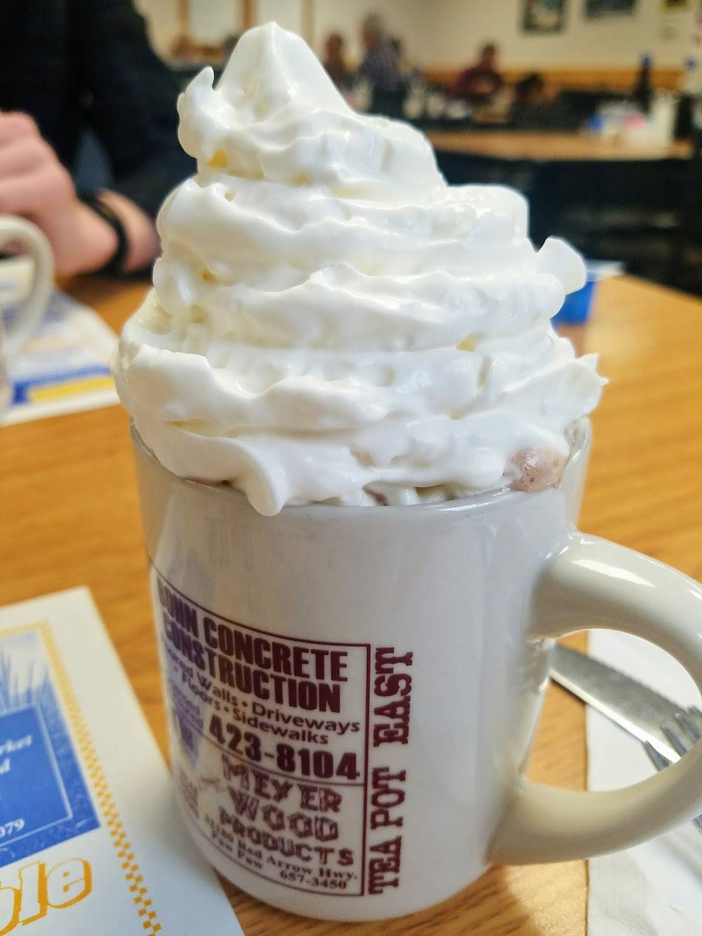 Tea Pot East | restaurant | 30163 Red Arrow Hwy, Paw Paw, MI 49079, USA | 2696572838 OR +1 269-657-2838