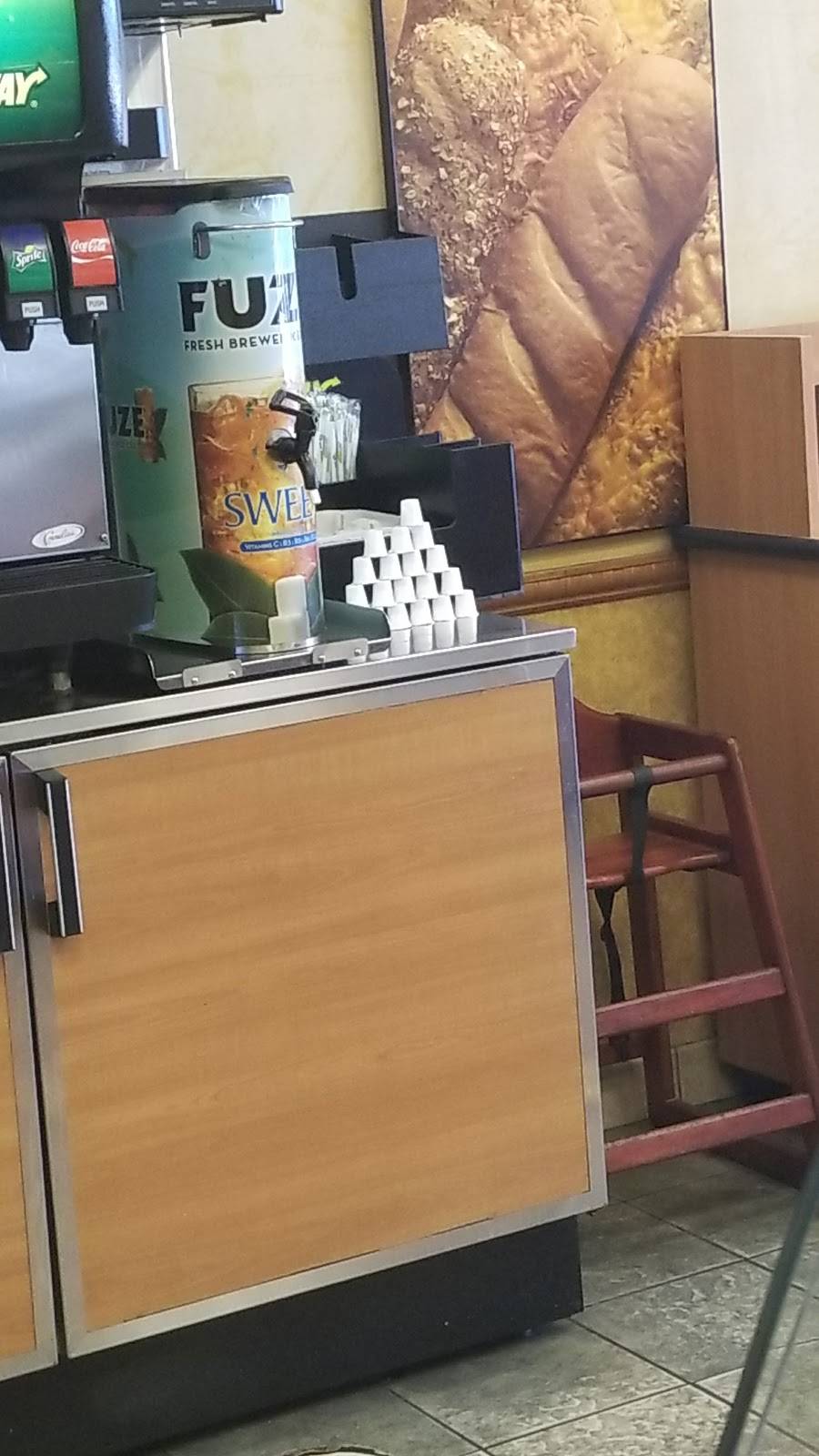 Subway | restaurant | 11402 NW 41st St, Miami, FL 33178, USA | 3055915593 OR +1 305-591-5593