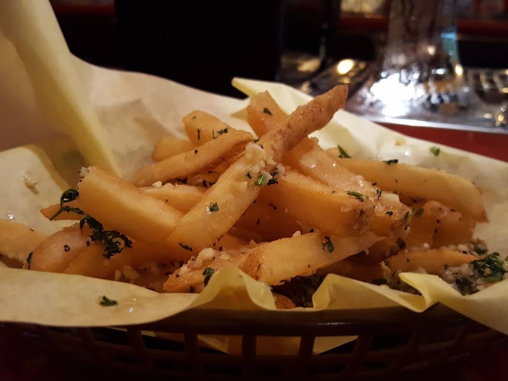 Gordon Biersch | restaurant | 1 Airport Dr, Oakland, CA 94621, USA | 4152438246 OR +1 415-243-8246