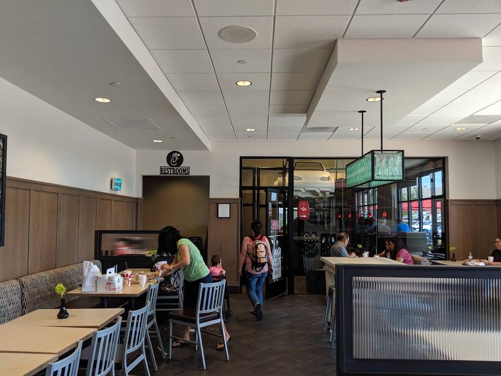 Chick-fil-A | restaurant | 2410 Market St NE, Washington, DC 20018, USA | 2028320528 OR +1 202-832-0528