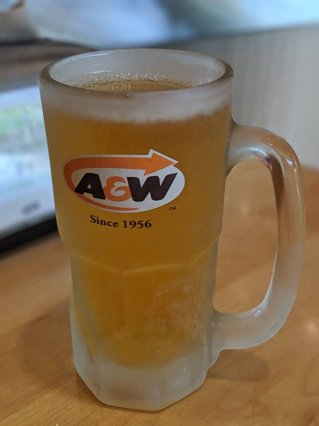 A&W Canada | restaurant | 7, 2016 Ogilvie Rd Unit 7, Gloucester, ON K1J 6M6, Canada | 6136950497 OR +1 613-695-0497