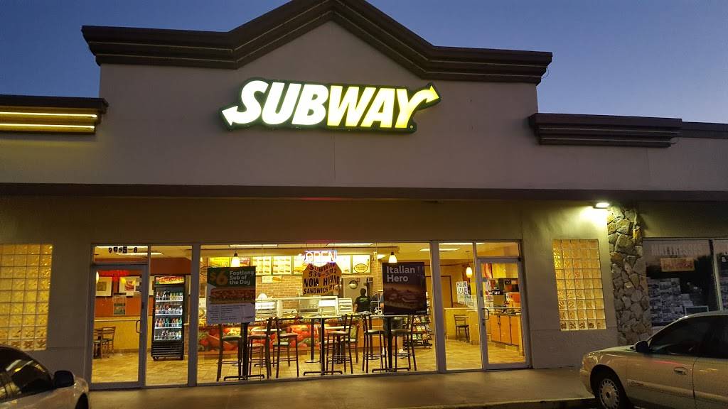 Subway Restaurants | restaurant | 2655 East Bay Drive, Unit 8 & 9, Welch Plaza, Largo, FL 33771, USA | 7275305512 OR +1 727-530-5512