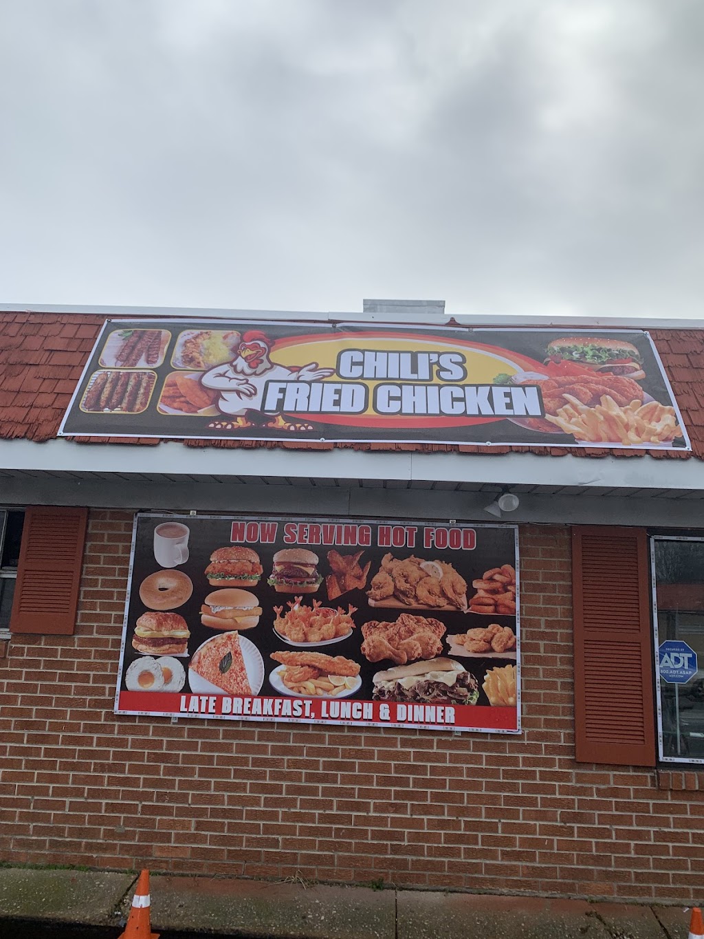 Chilis fried chicken | restaurant | 625 Delaware St, New Castle, DE 19720, USA | 3022760723 OR +1 302-276-0723