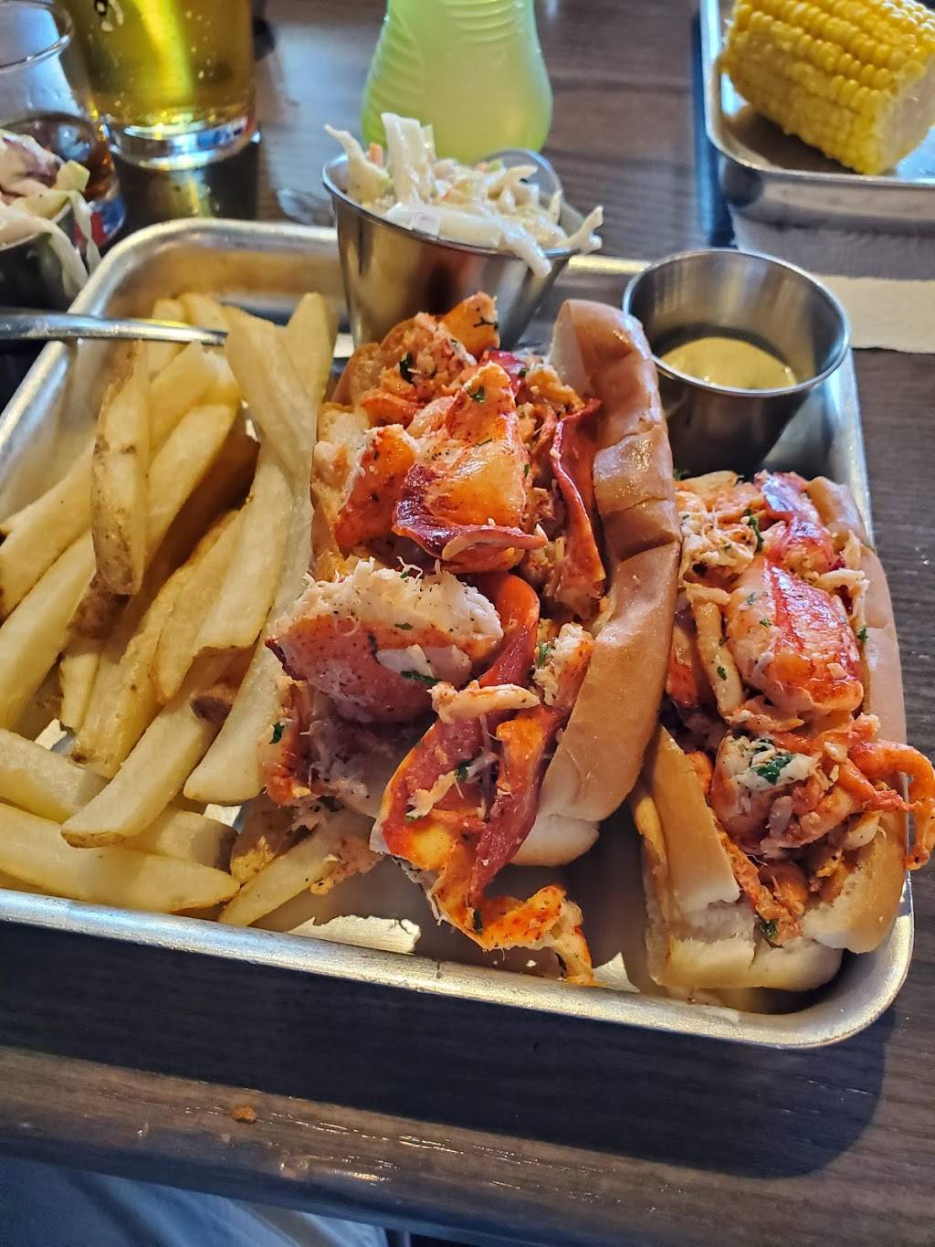 Shuckin Shack Oyster Bar | restaurant | 2421 Gum Branch Rd, Jacksonville, NC 28540, USA | 9109394327 OR +1 910-939-4327