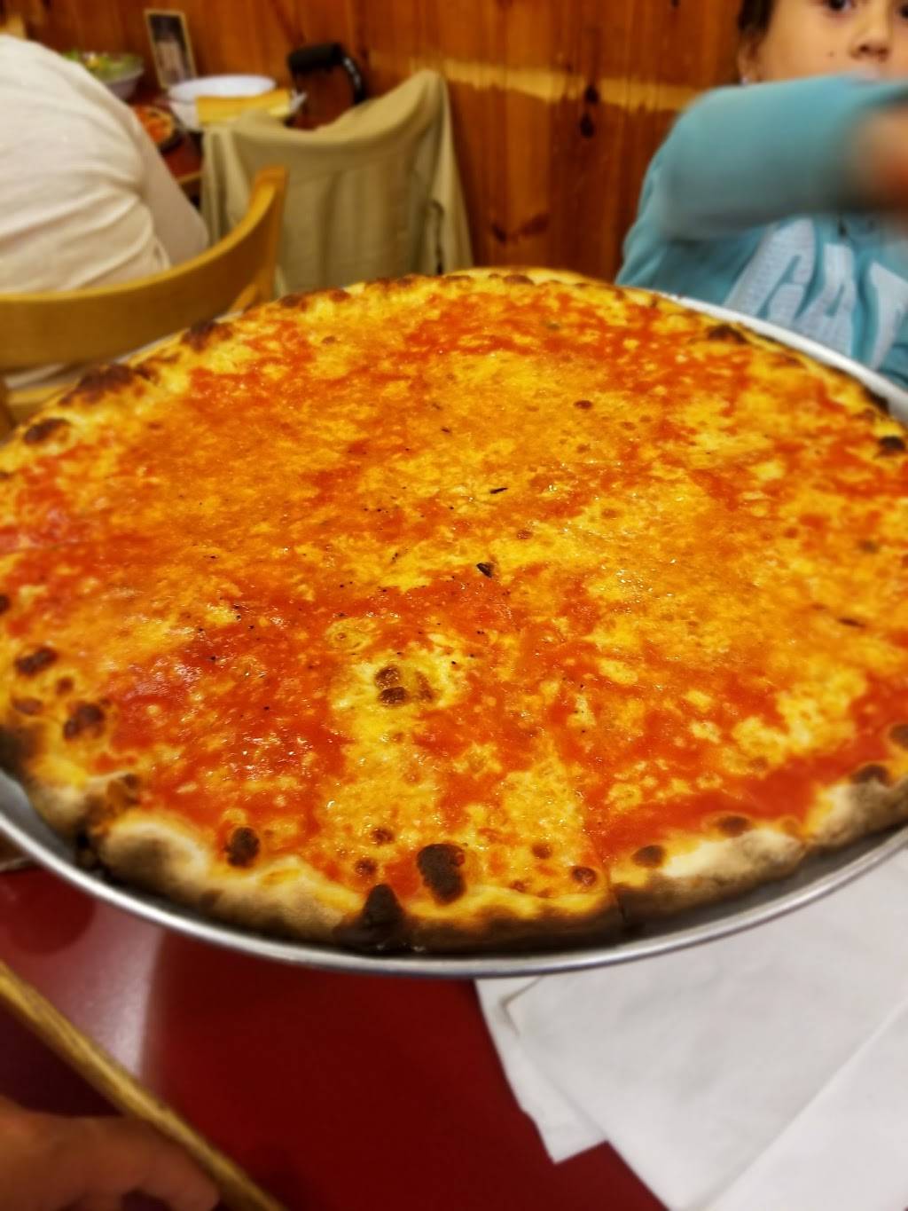 Johnnys Pizzeria | restaurant | 30 W Lincoln Ave, Mt Vernon, NY 10550, USA | 9146681957 OR +1 914-668-1957