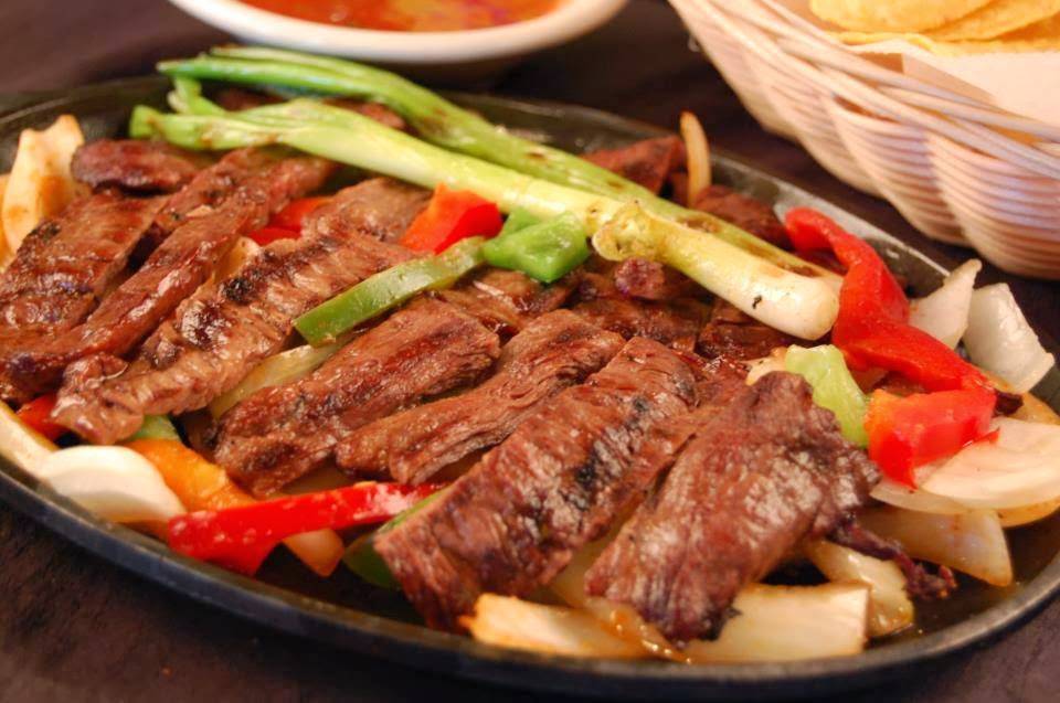 La Hacienda Arlington | restaurant | 210 W Division St, Arlington, WA 98223, USA | 3604359433 OR +1 360-435-9433