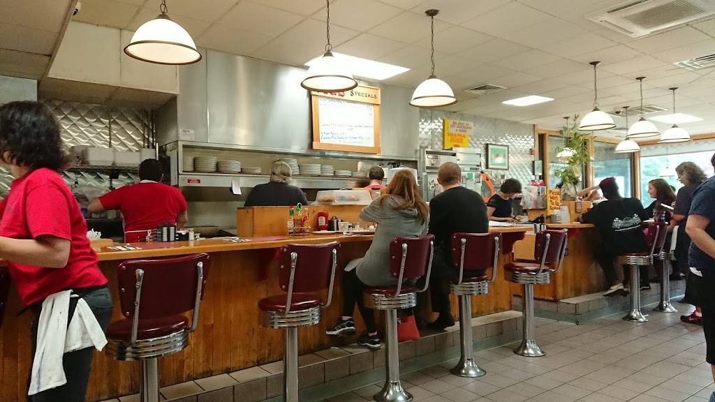 Vics Waffle House | restaurant | 283 Old Main St, Tewksbury, MA 01876, USA | 9786409610 OR +1 978-640-9610
