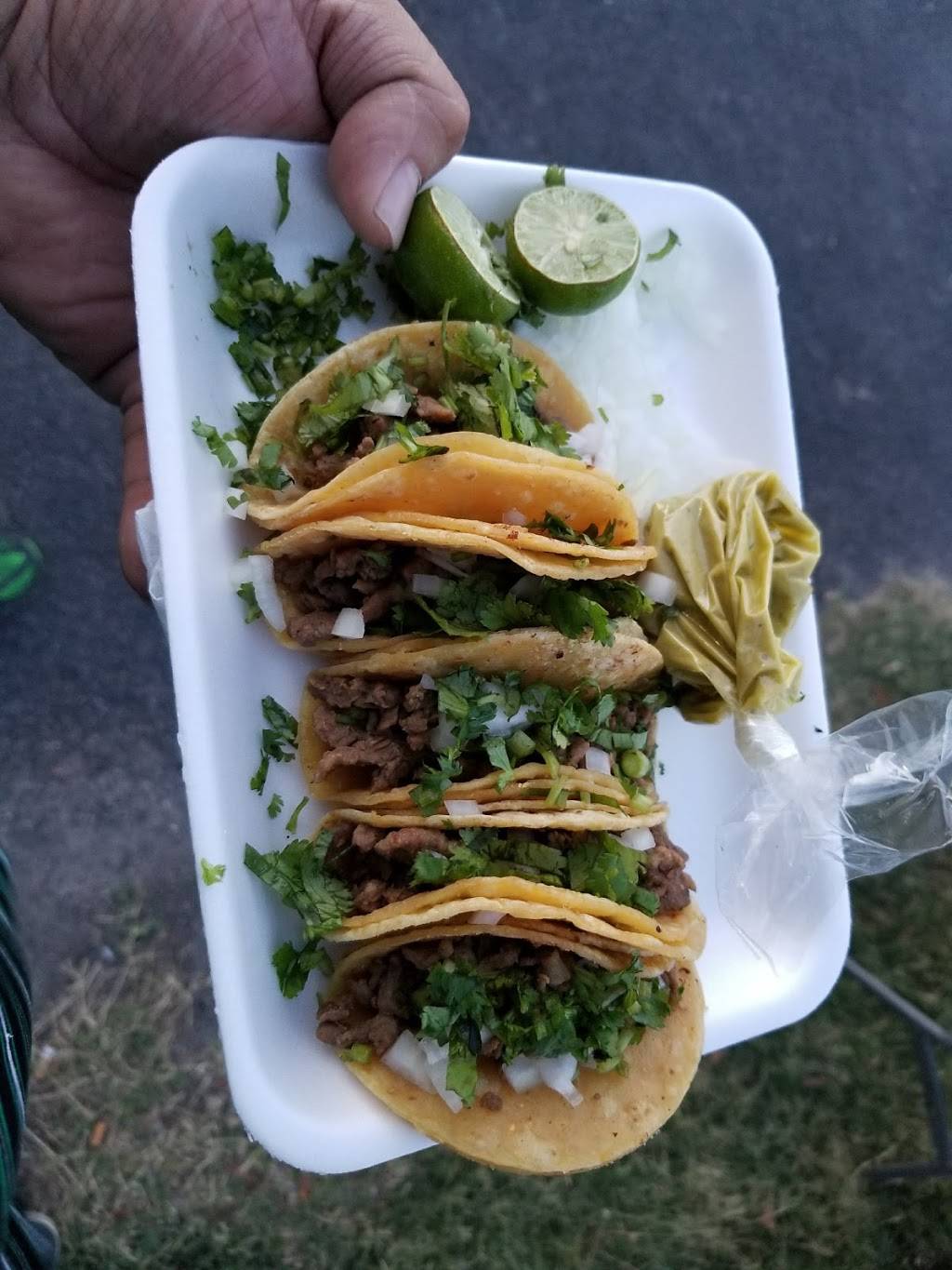 Gueros Fajita | restaurant | 401 W Maplewood Ln, San Antonio, TX 78216, USA | 2107488390 OR +1 210-748-8390