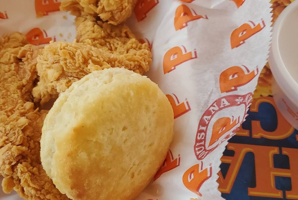 Popeyes Louisiana Kitchen | restaurant | 2150 S Quebec St, Denver, CO 80231, USA | 3037453923 OR +1 303-745-3923