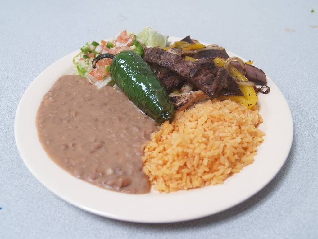 Tres Arbolitos | restaurant | 3212 Falls Dr, Dallas, TX 75211, USA | 2144672399 OR +1 214-467-2399